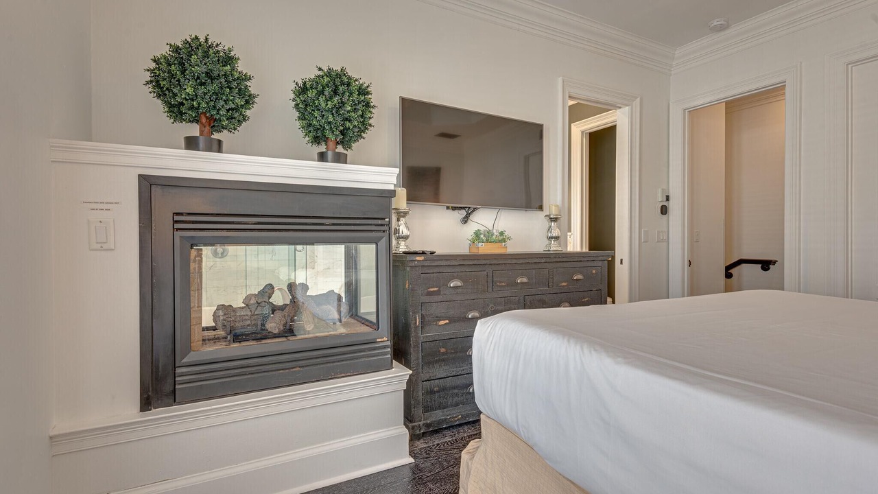 Photo of Bedroom in Baytowne Wharf
