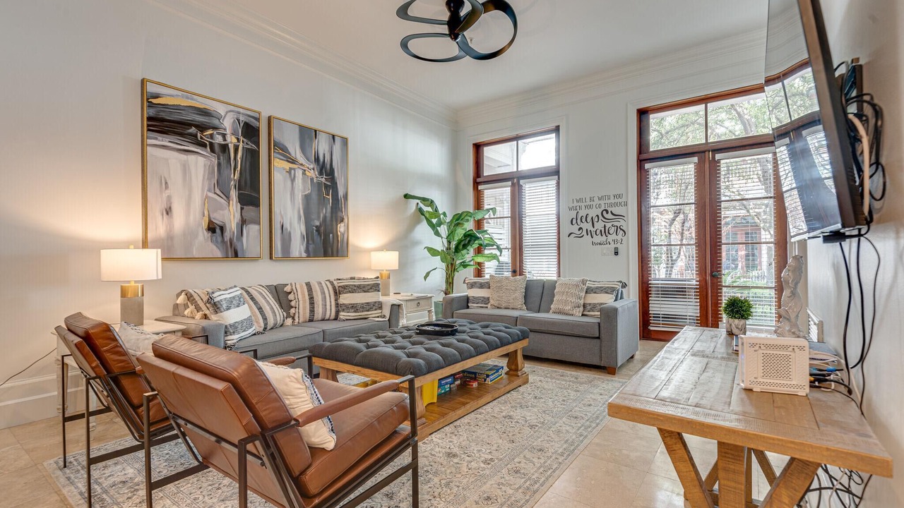Photo of Livingroom in Baytowne Wharf