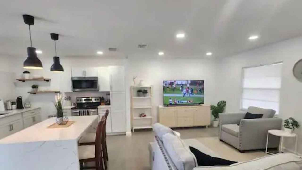 Photo of Livingroom in Egypt Lake-Leto