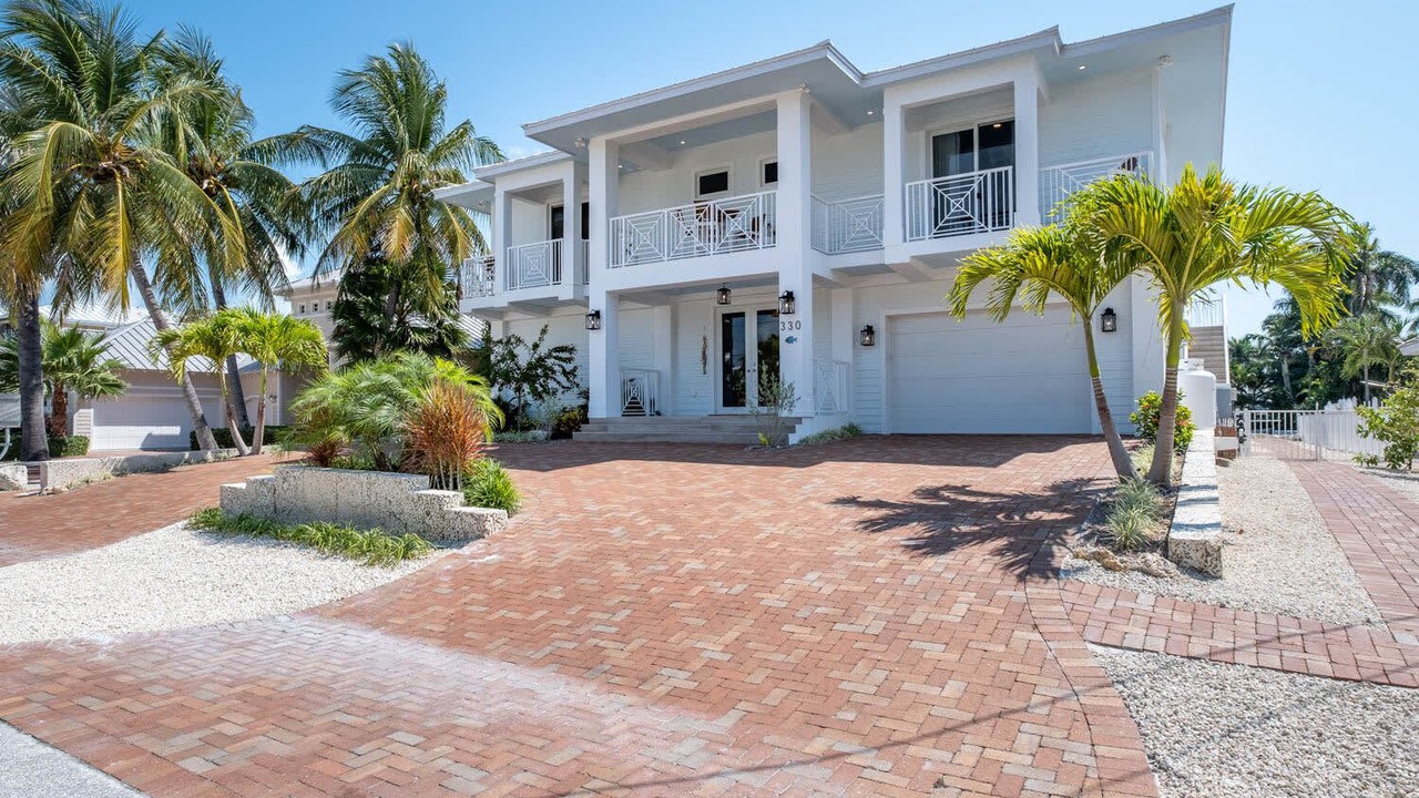 Photo of Outdoor in Coury