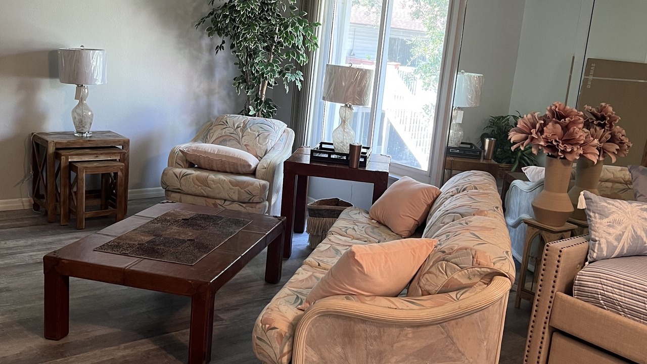 Photo of Livingroom in Bayview