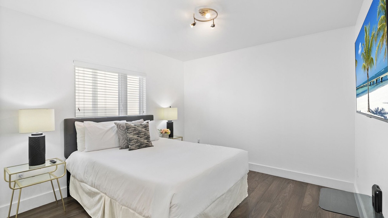 Photo of Bedroom in Edgewater