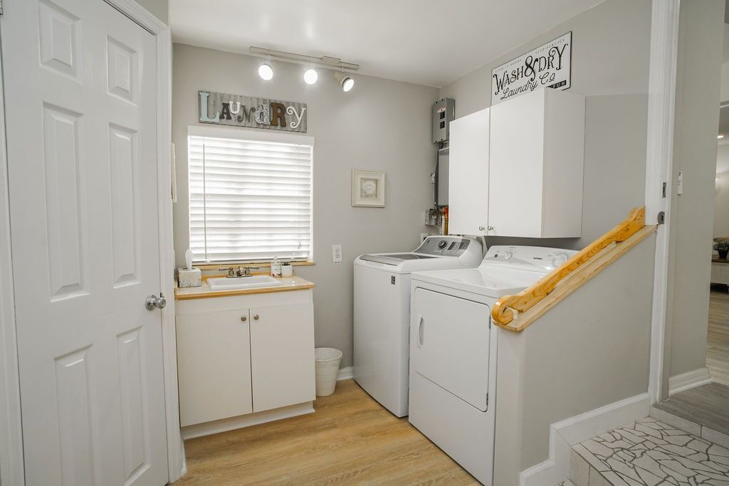Photo of Bedroom in Bayshore Gardens