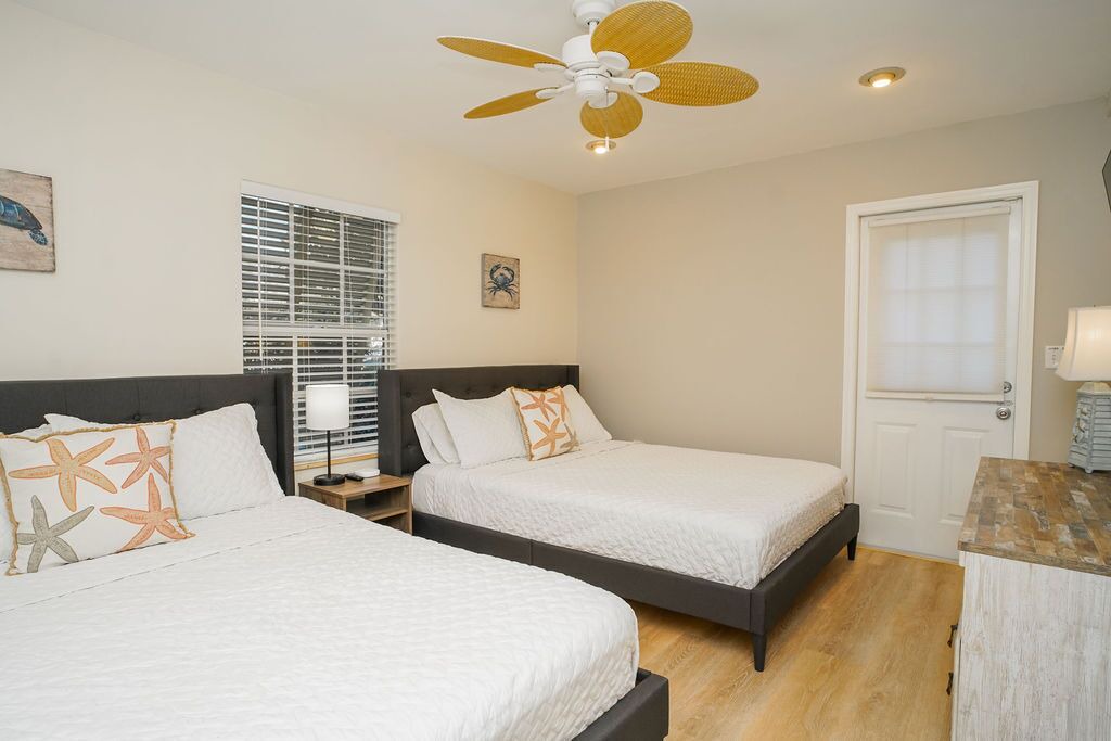 Photo of Bedroom in Bayshore Gardens