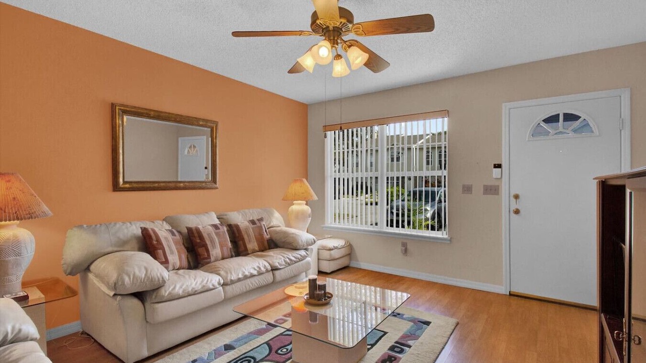 Photo of Livingroom in Bearss Plaza