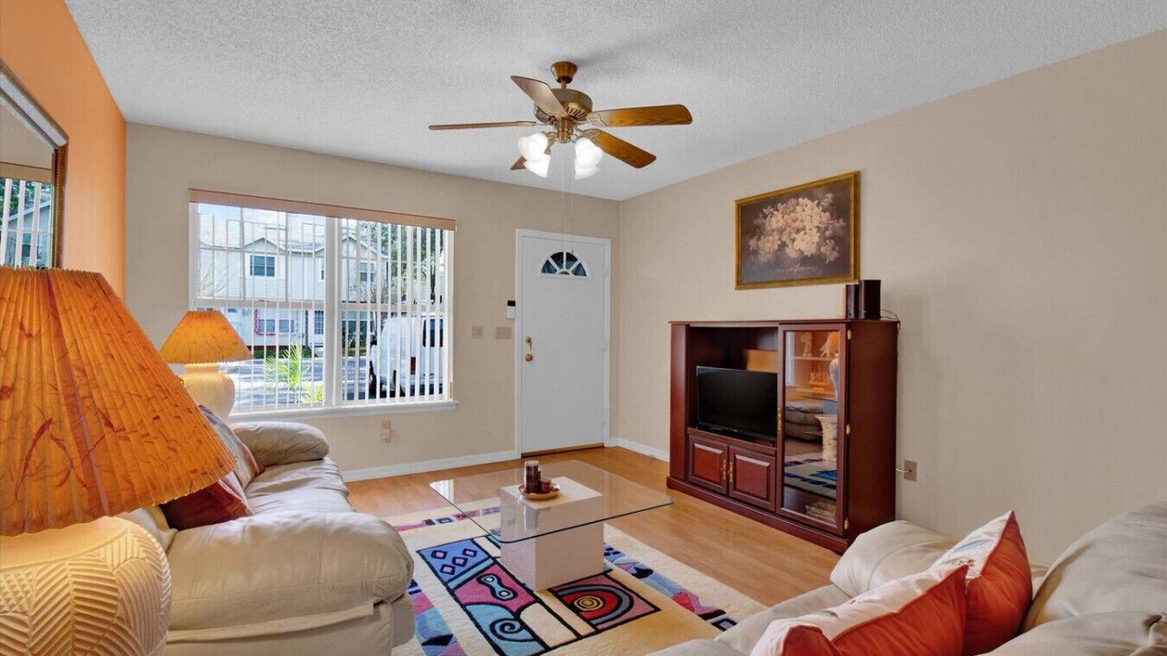 Photo of Livingroom in Bearss Plaza