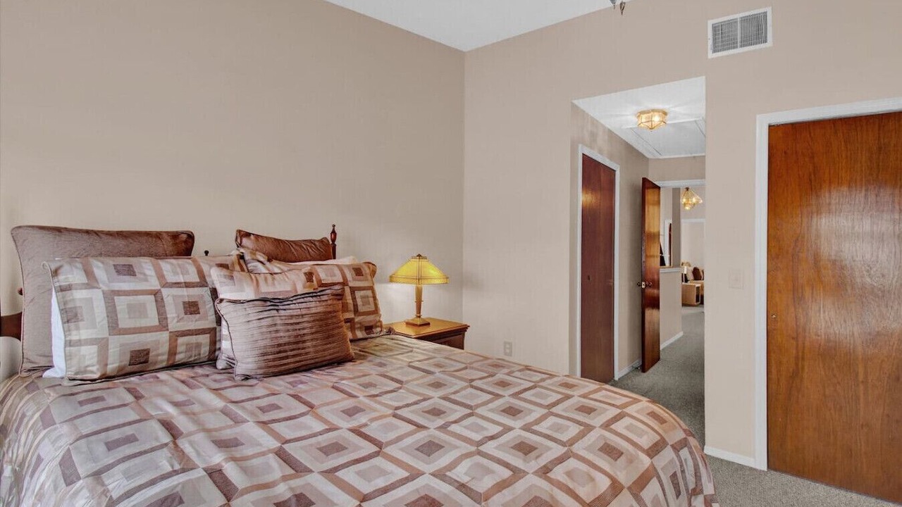 Photo of Bedroom in Bearss Plaza