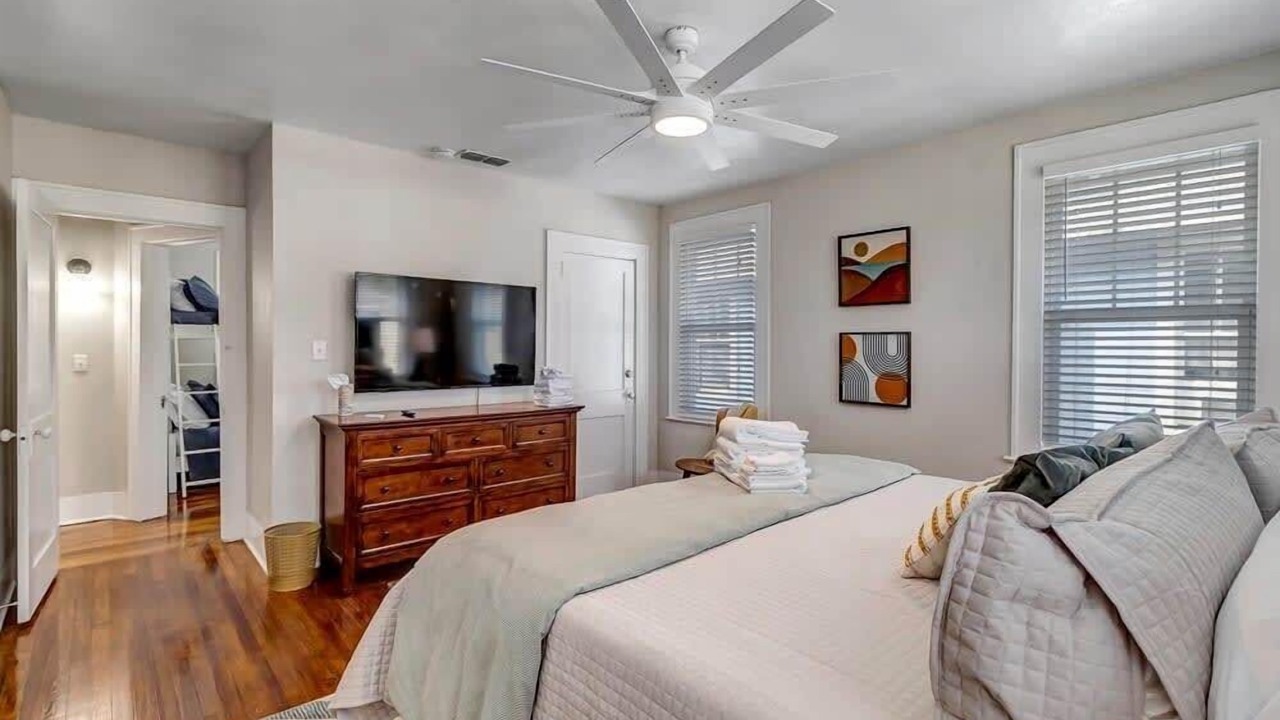 Photo of Bedroom in Murray Hill