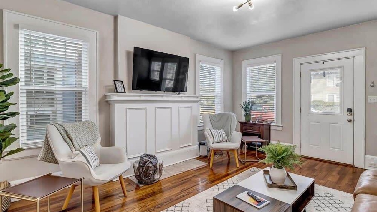 Photo of Livingroom in Murray Hill