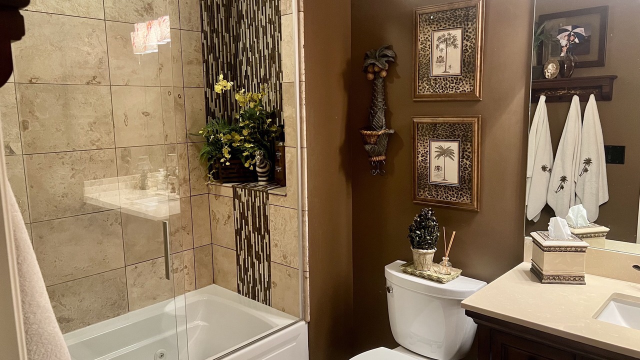 Photo of Bathroom in Vanderbilt Beach