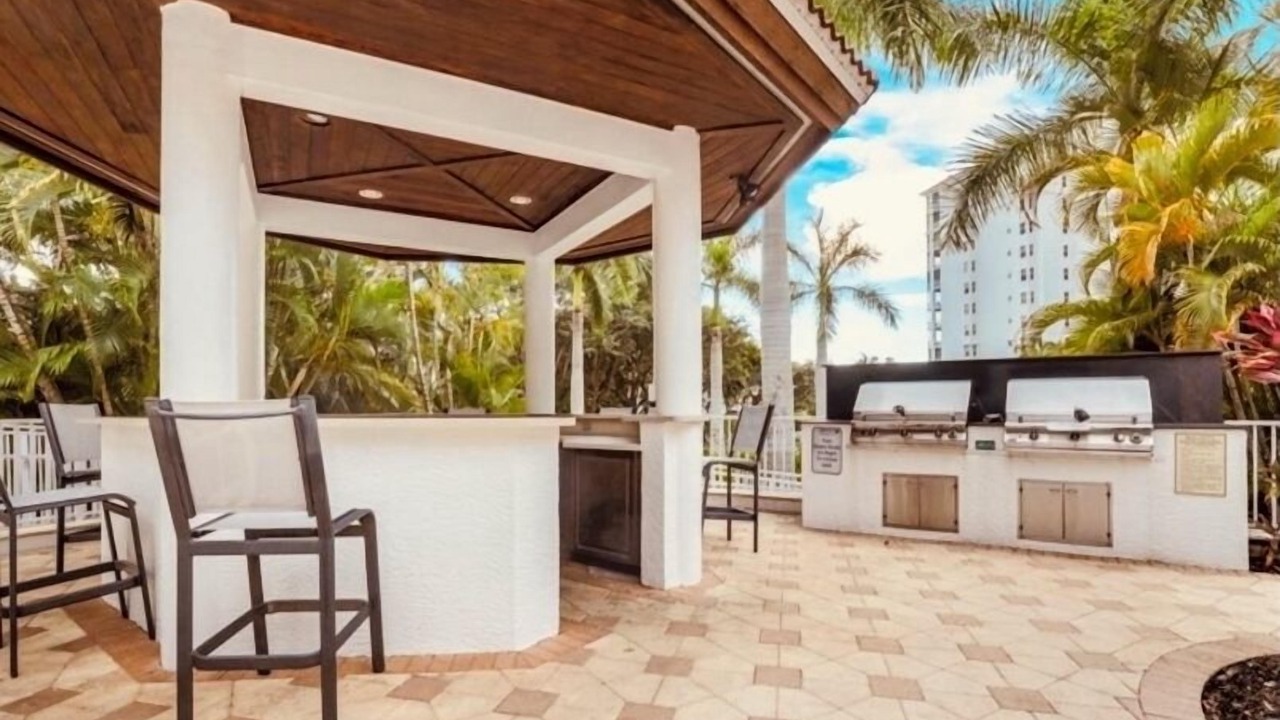 Photo of Outdoor in Vanderbilt Beach