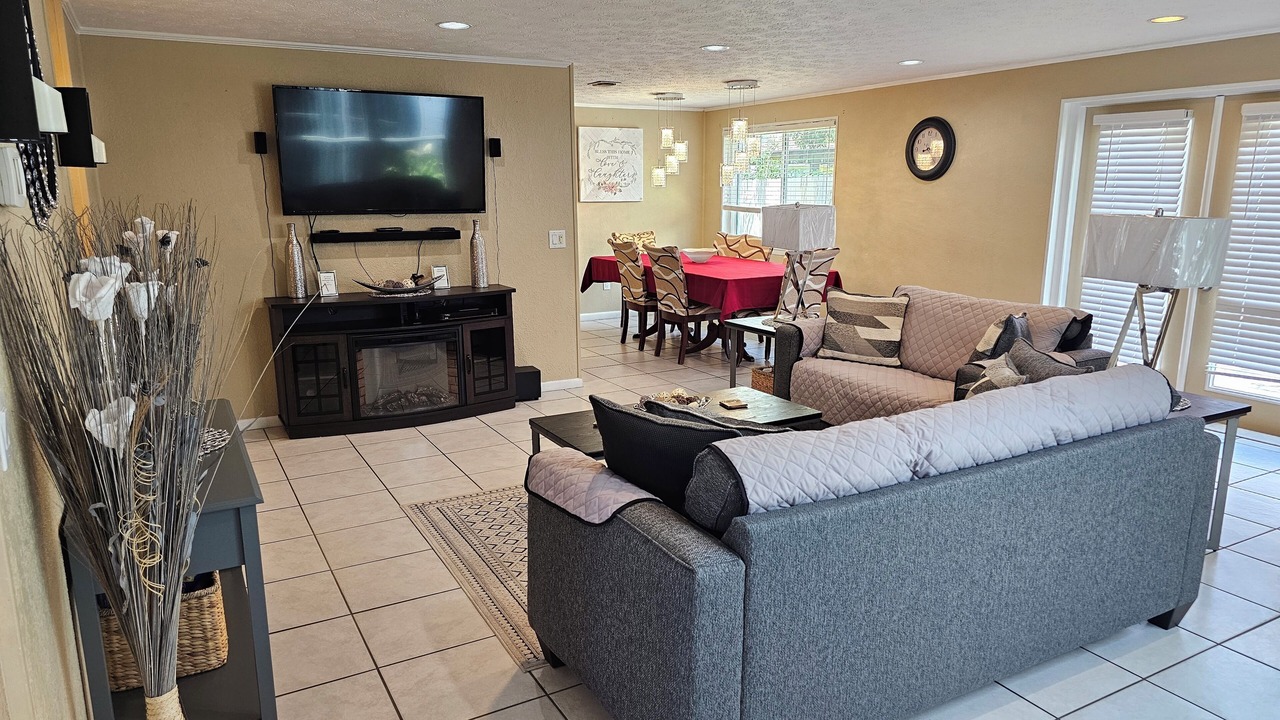 Photo of Livingroom in Sunbeam