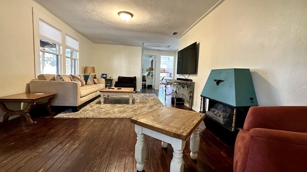 Photo of Livingroom in Micanopy