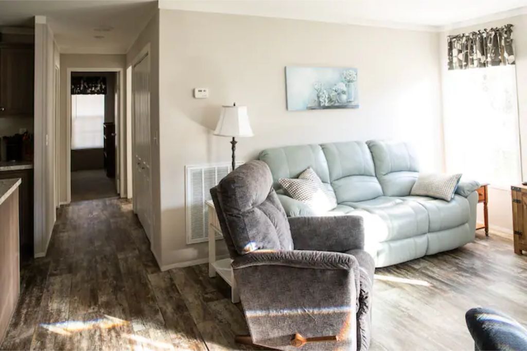 Photo of Livingroom in Lake City