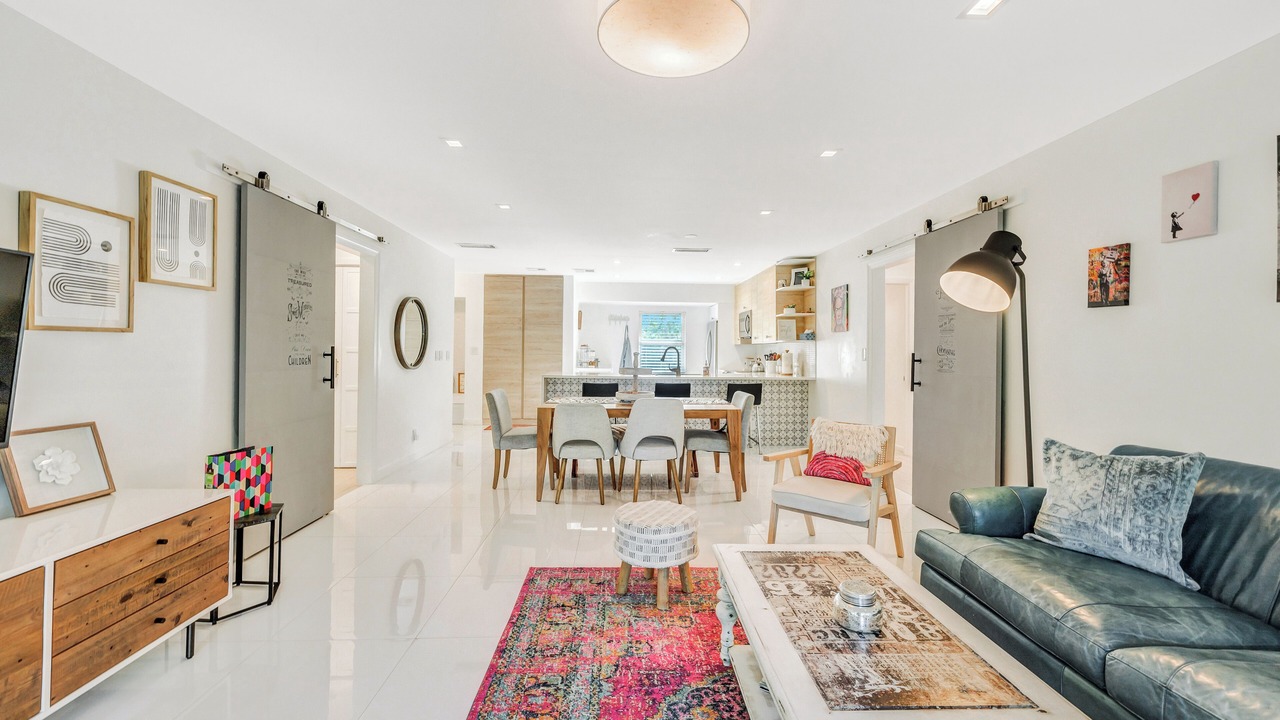 Photo of Livingroom in Central Naples