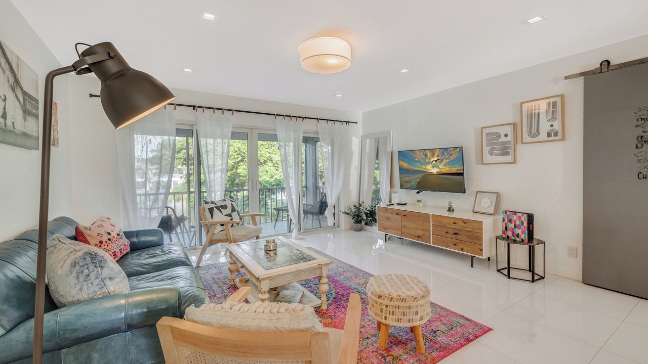 Photo of Livingroom in Central Naples