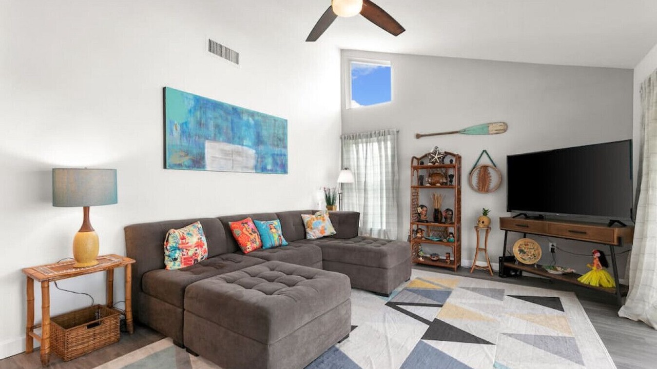Photo of Livingroom in Cypress Lake