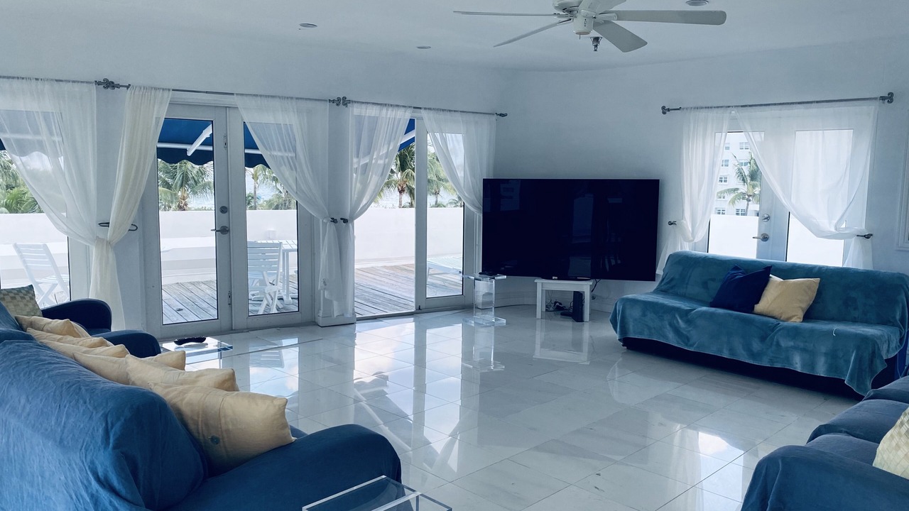 Photo of Livingroom in South Pointe
