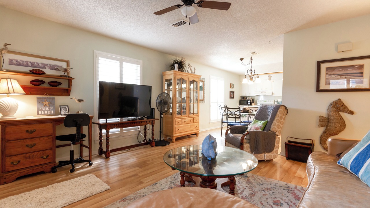 Photo of Livingroom in Northeast Pensacola
