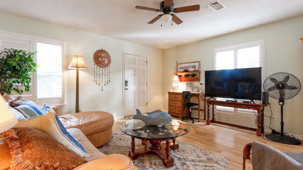 Photo of Livingroom in Northeast Pensacola