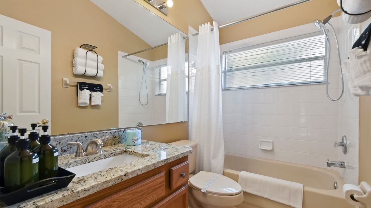 Photo of Bathroom in Orange Tree