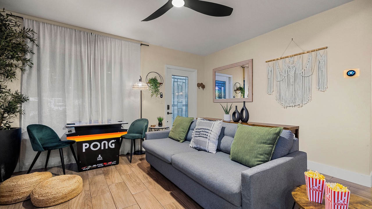 Photo of Livingroom in Edgewood