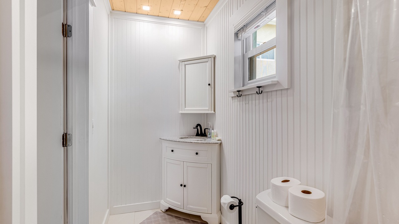 Photo of Bathroom in Indian Waterways