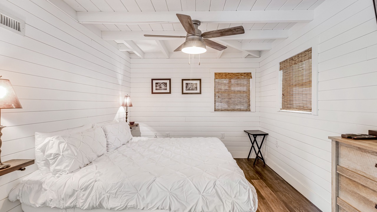 Photo of Bedroom in Indian Waterways