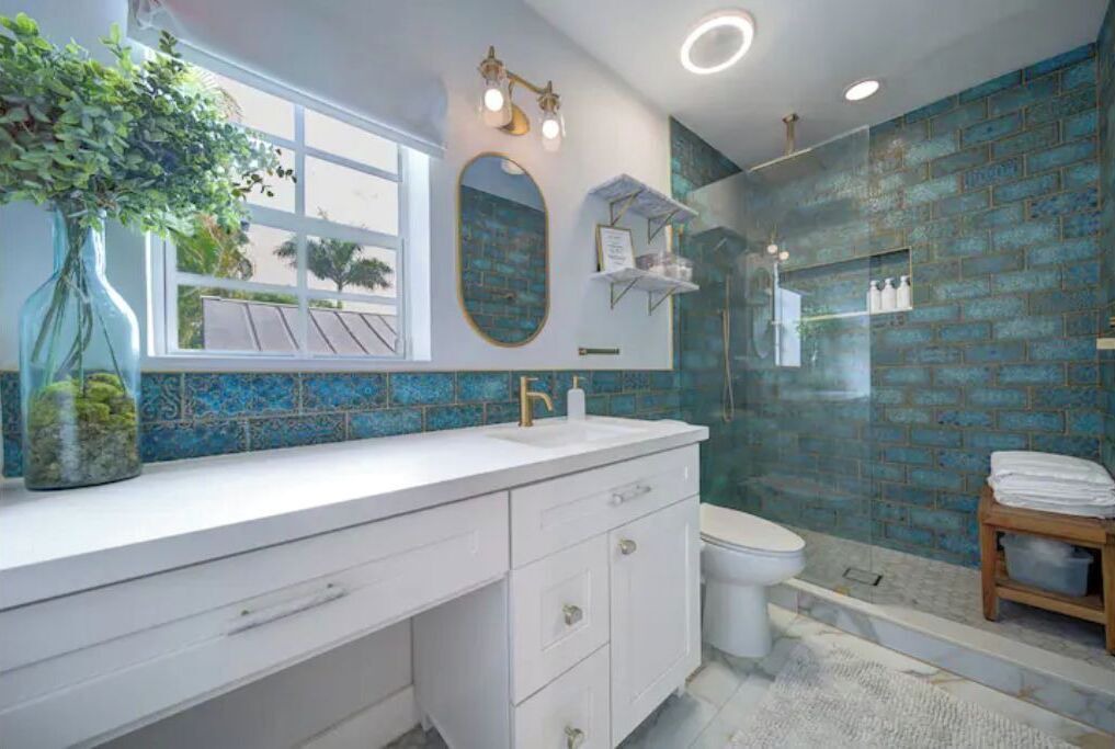 Photo of Bathroom in Golden Glades