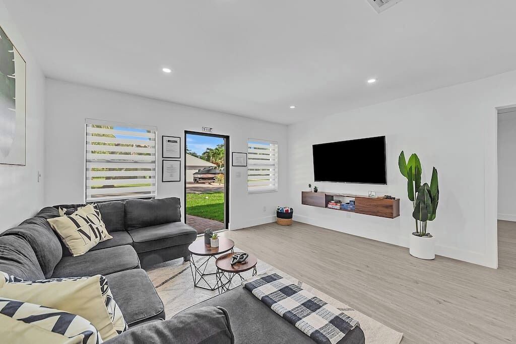 Photo of Livingroom in River Oaks