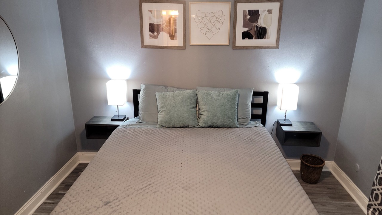Photo of Bedroom in Cypress Gardens