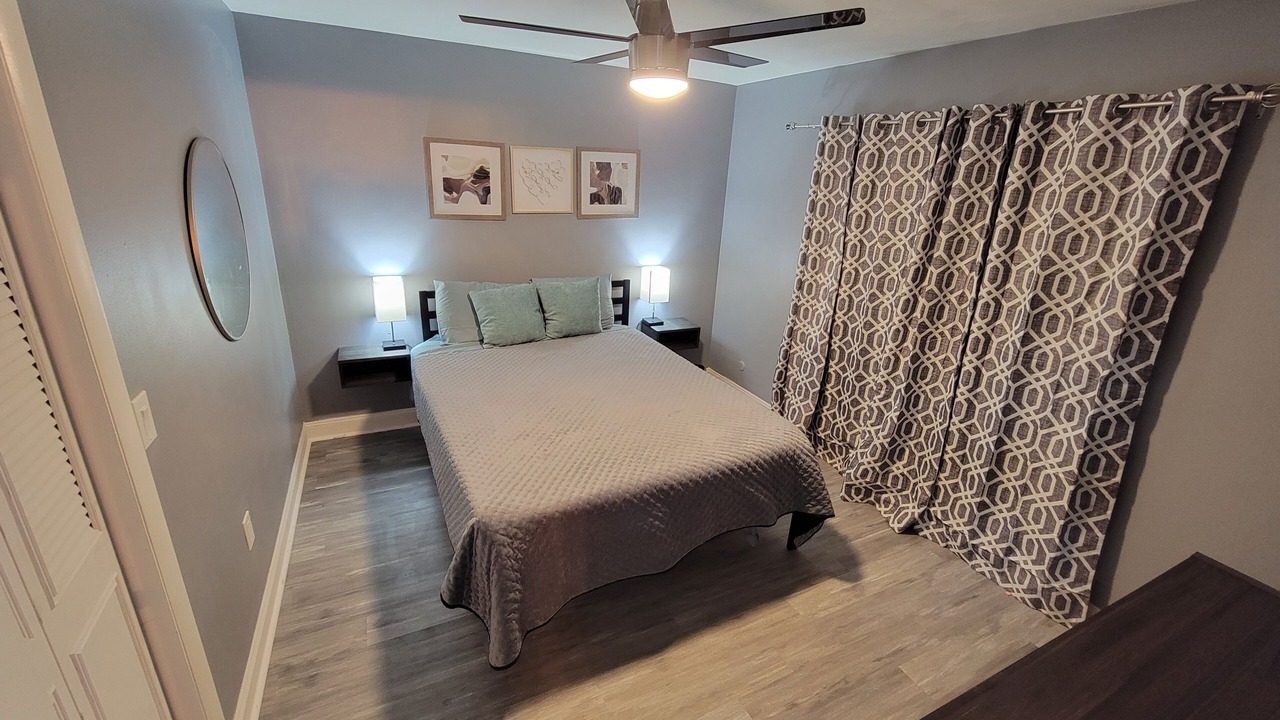 Photo of Bedroom in Cypress Gardens