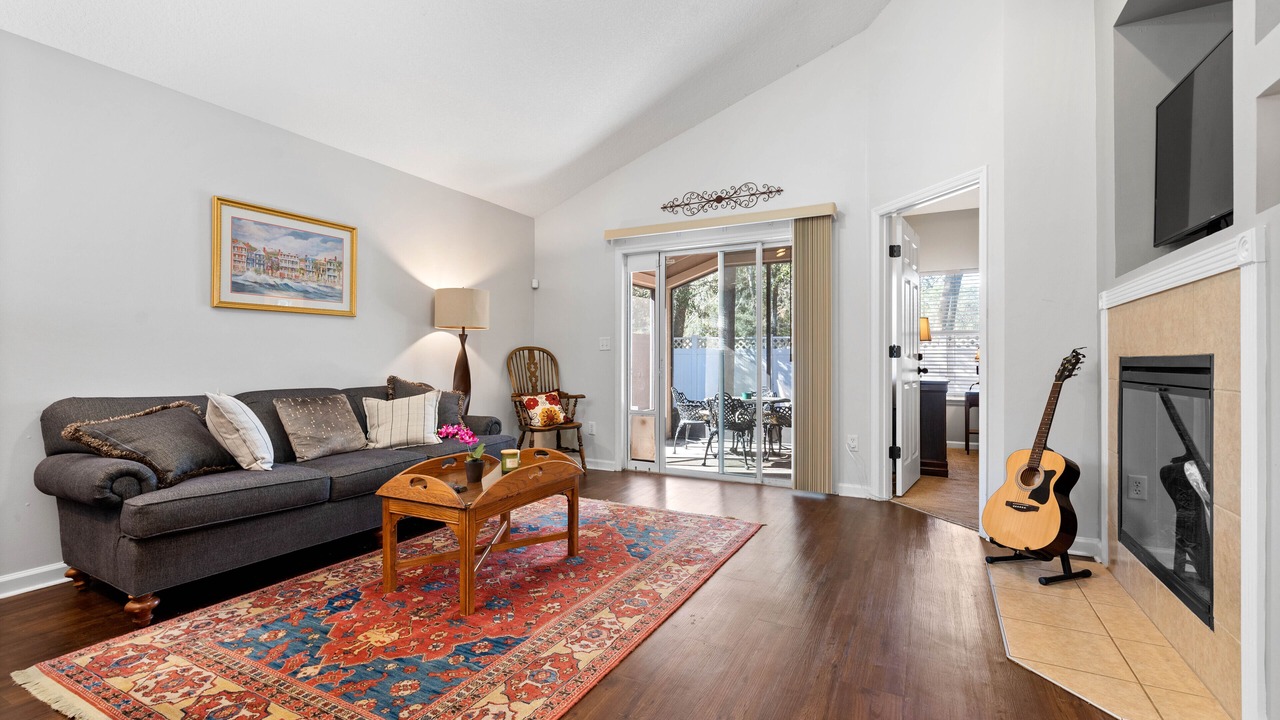 Photo of Livingroom in Northside