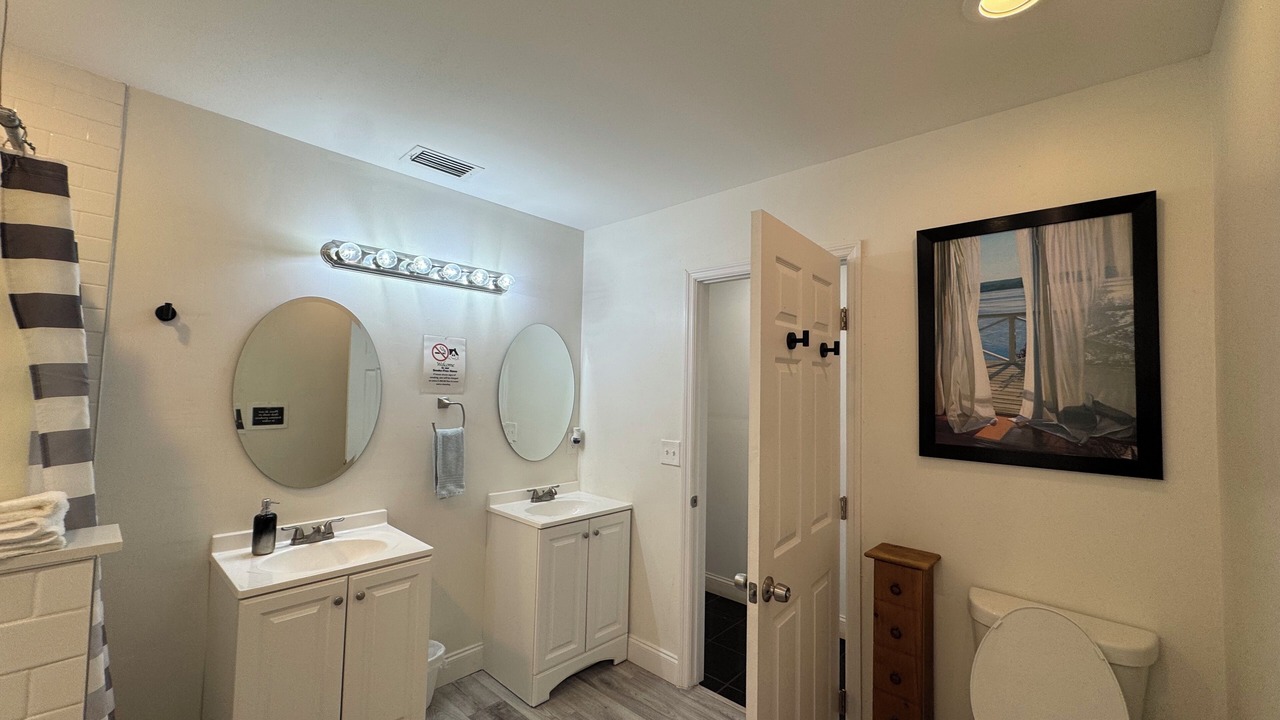 Photo of Bathroom in Mangonia Park