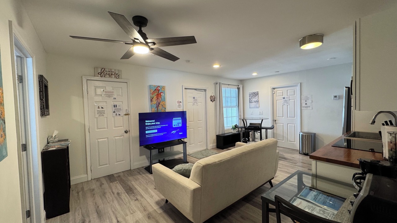 Photo of Livingroom in Mangonia Park