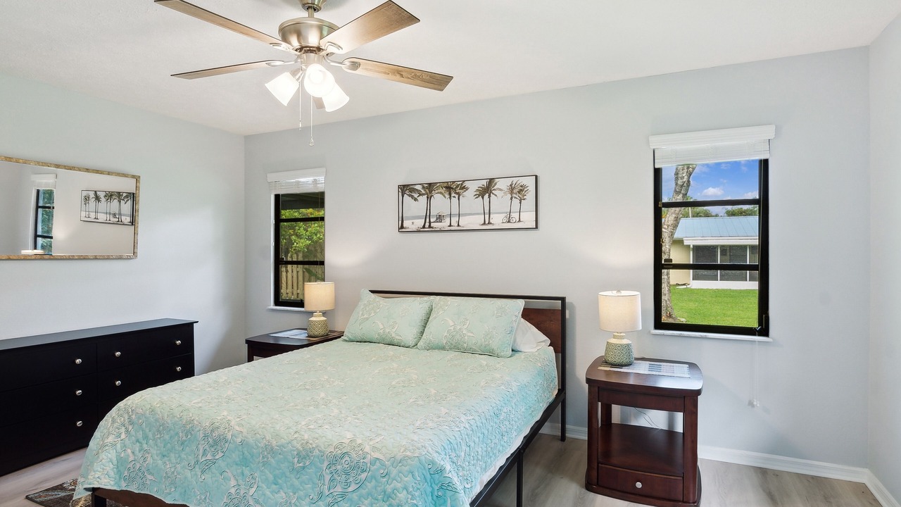Photo of Bedroom in White City