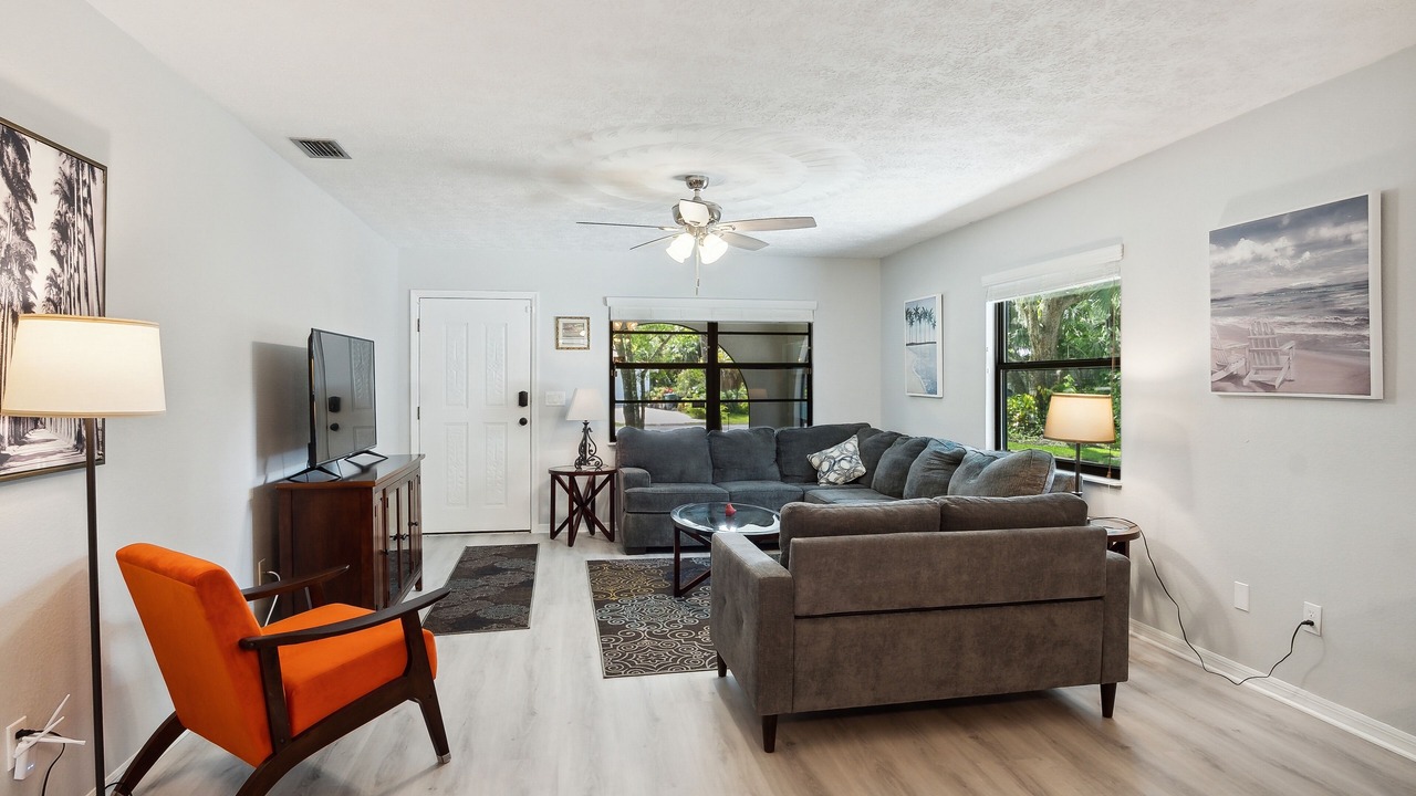 Photo of Livingroom in White City