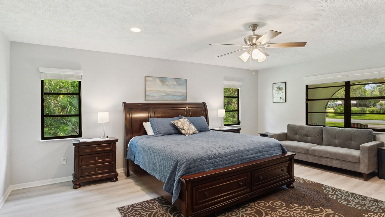 Photo of Bedroom in White City