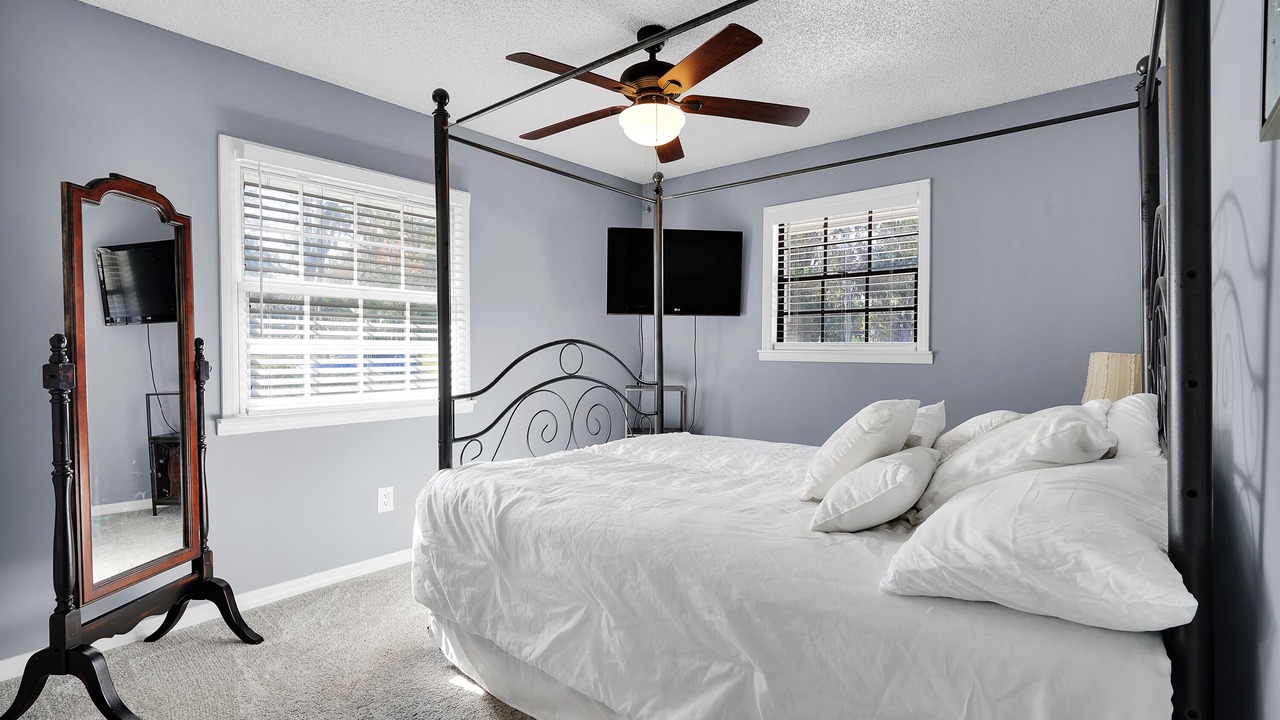 Photo of Bedroom in Lakewood