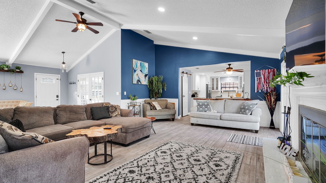 Photo of Livingroom in Lakewood