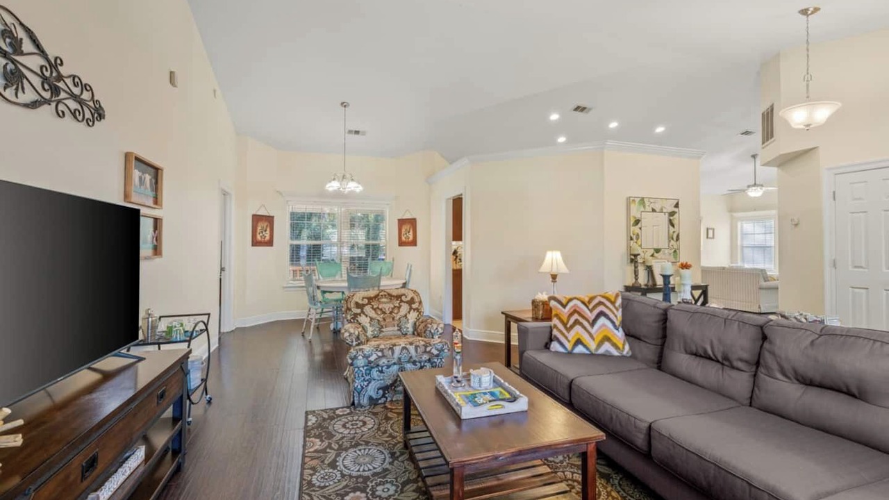 Photo of Livingroom in Tallahassee