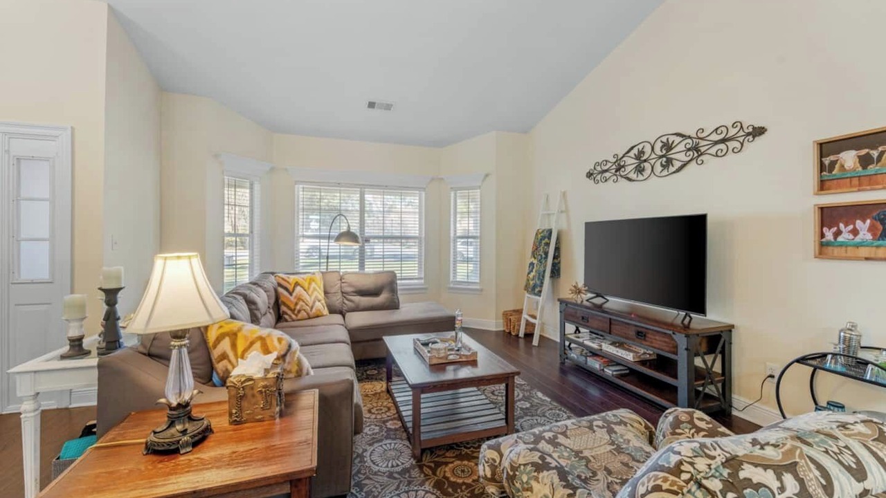 Photo of Livingroom in Tallahassee
