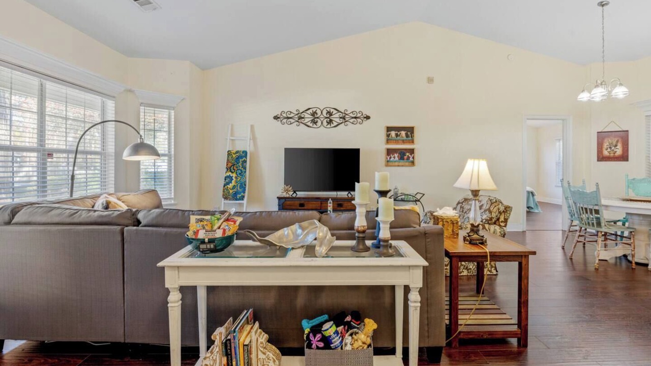 Photo of Livingroom in Tallahassee