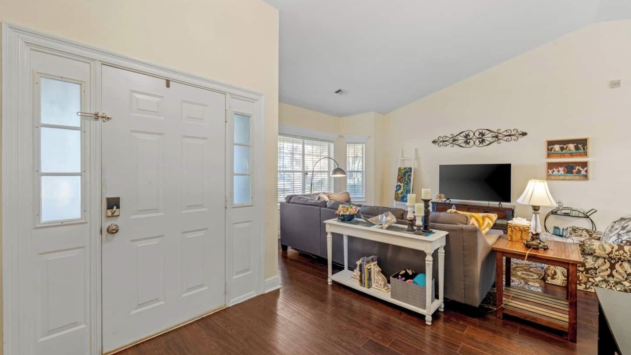 Photo of Livingroom in Tallahassee