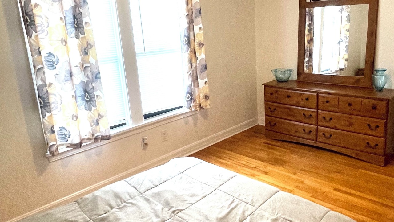 Photo of Bedroom in United Central