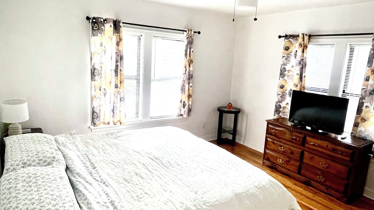 Photo of Bedroom in United Central