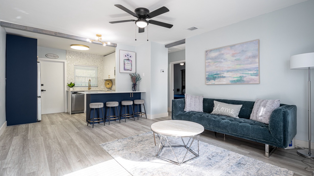 Photo of Livingroom in Lake Ridge
