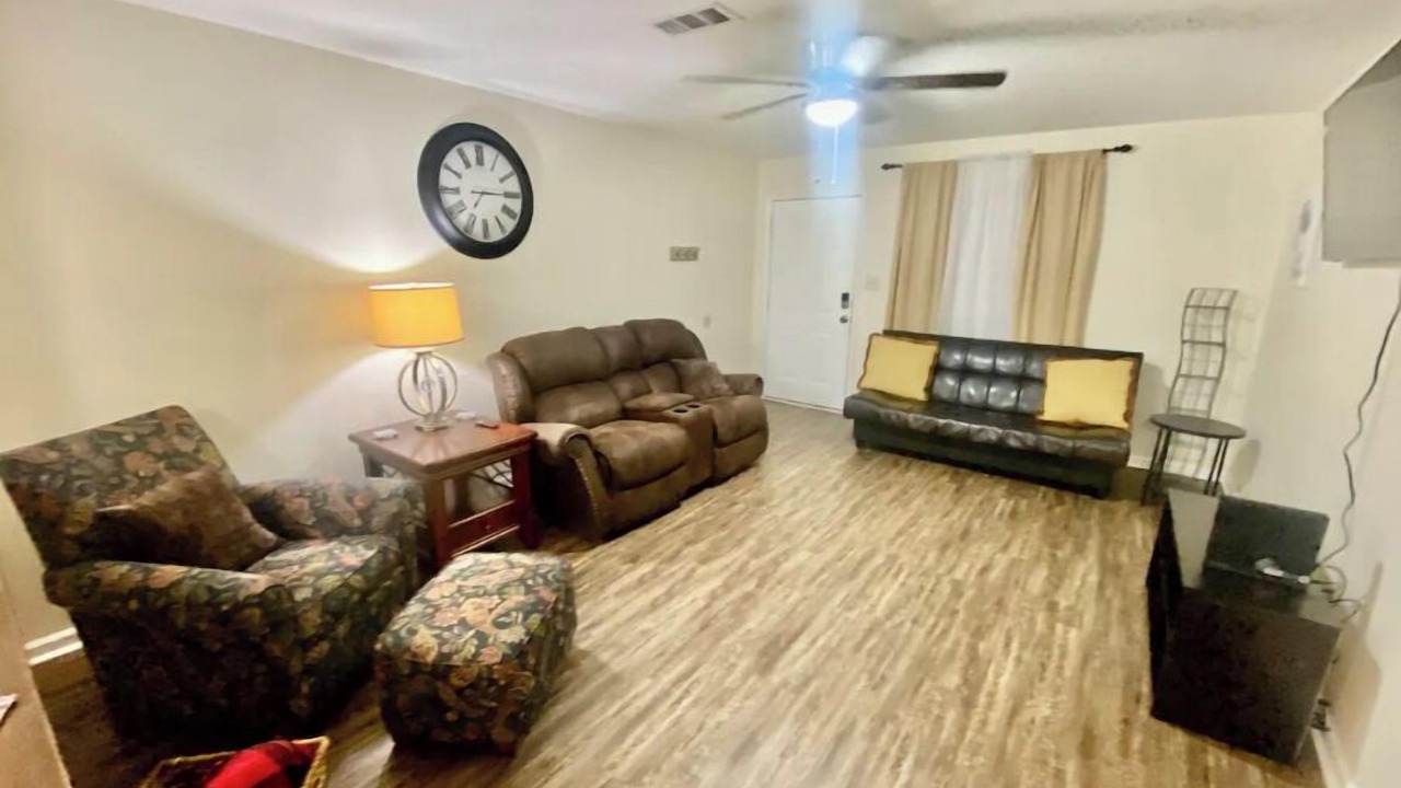 Photo of Livingroom in Tallahassee