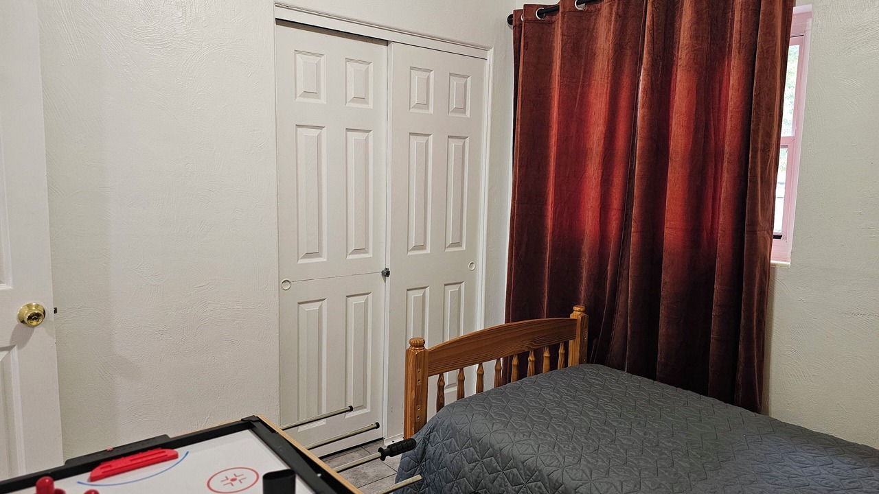 Photo of Bedroom in Inwood