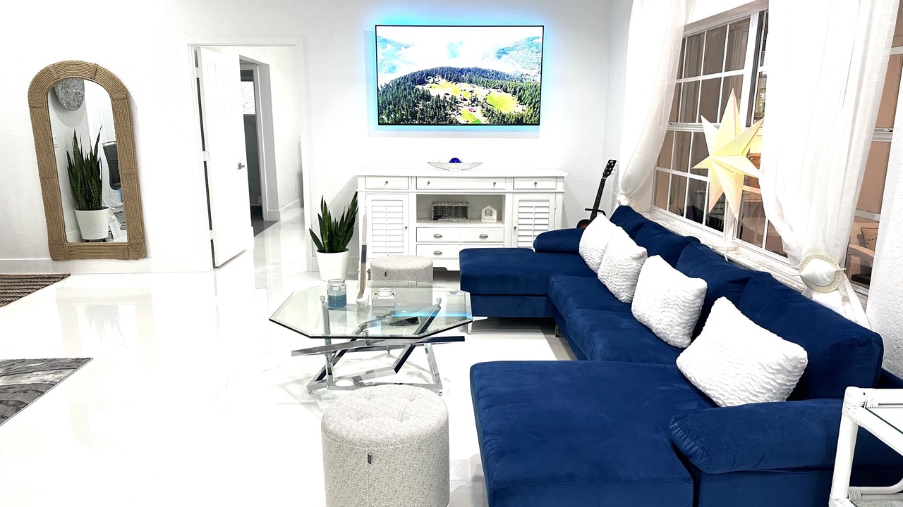 Photo of Livingroom in Richmond West
